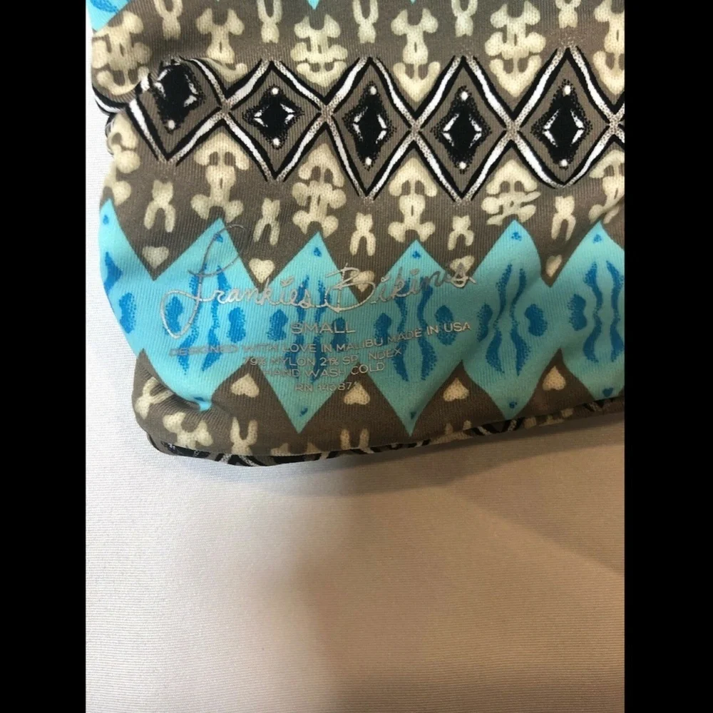 NEW Frankie's Bikinis Mary Jane Macrame‎ Bandeau Ikat Bikini Top in Small